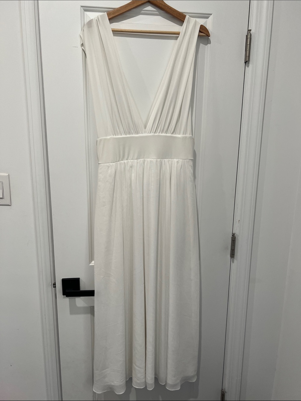 White House Black Market‎ White Wedding V-Neck Dress Size 10